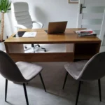 solidne-nowoczesne-debowe-biurko-do-gabinetu-mocca(1)