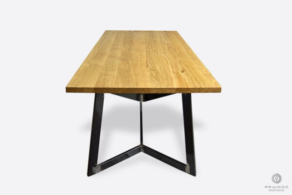 Stół z blatem z drewna litego dębowego w industrialnym stylu GERES