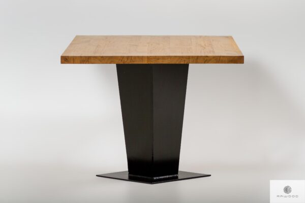 Stół z drewna litego na zamówienie do salonu TOSCA