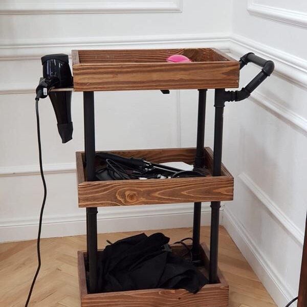 Drewniany pomocnik fryzjerski w industrialnym stylu na wymiar zamówienie