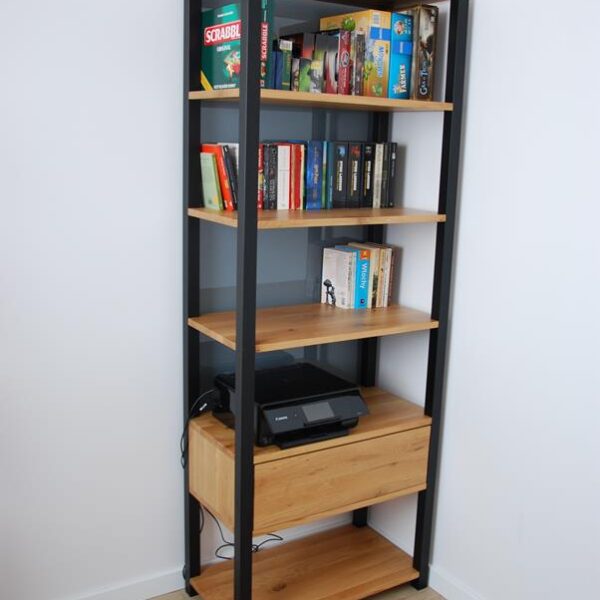 Drewniany regał na książki z drewna litego do gabinetu salonu COLIN