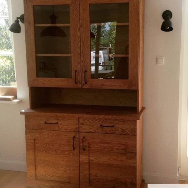 Dębowy kredens na życzenie Klienta