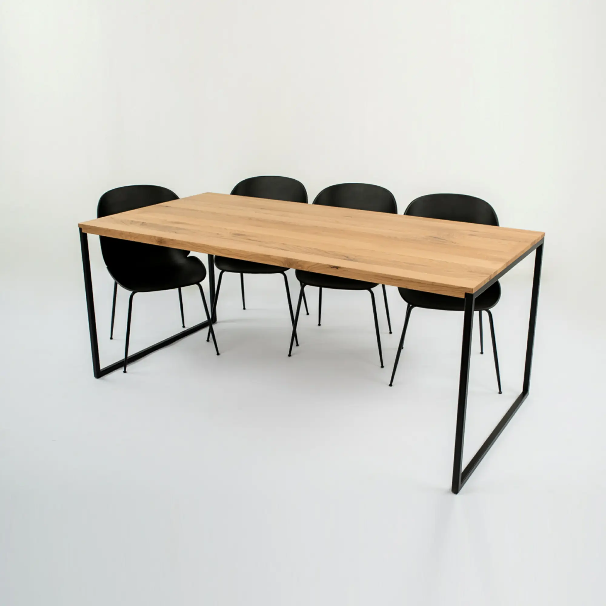 Elegancki stół z dębowego drewna litego do jadalni salonu NESCA