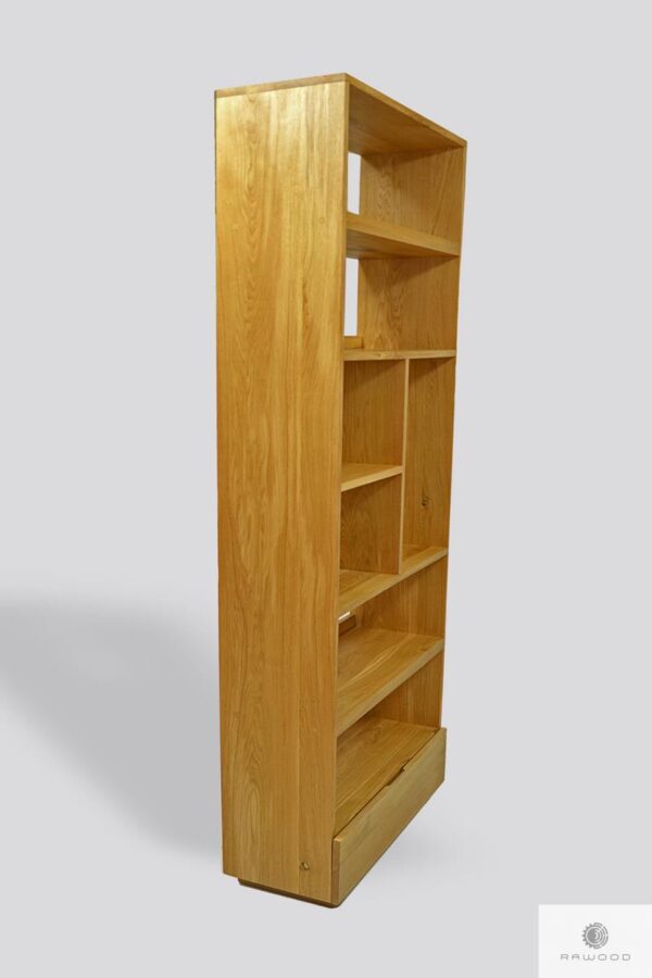 Dębowy regał na książki z drewna litego do salonu gabinetu DAVOS Producent Mebli RaWood Premium Furniture