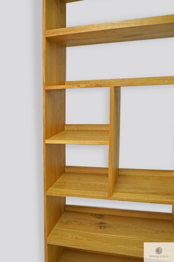 Dębowy regał na książki z drewna litego do salonu gabinetu DAVOS Producent Mebli RaWood Premium Furniture