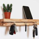 Półka ścienna z wieszakiem na klucze