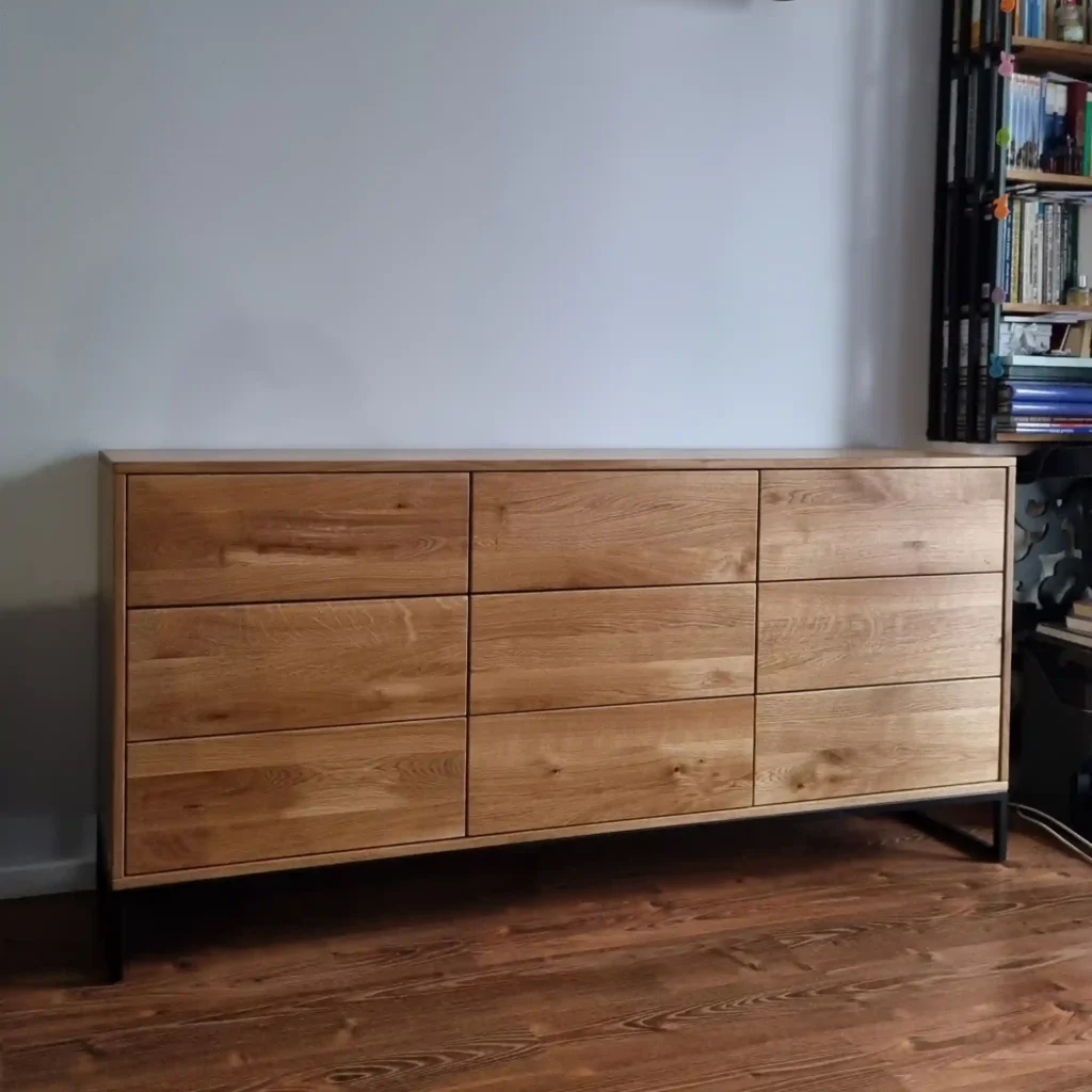 KOMODA dębowa z szufladami MERIS III (2)