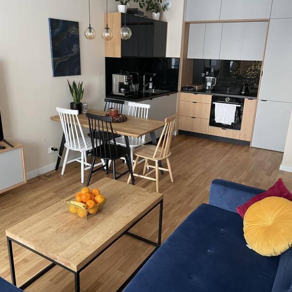 Industrialna ława z drewna dębowego do salonu