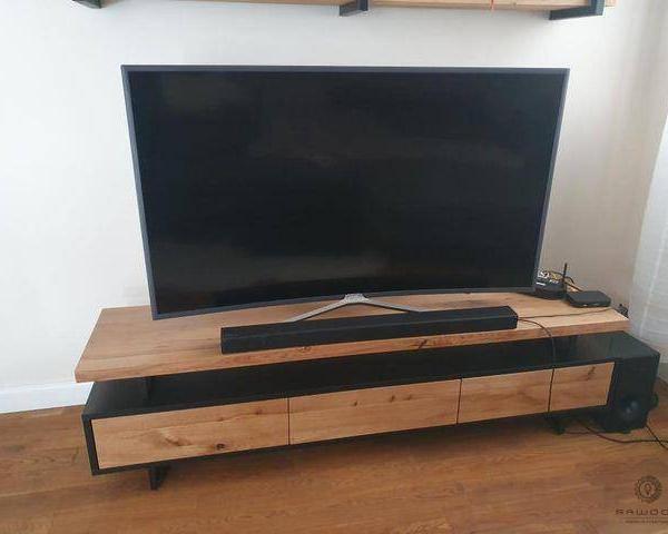 Nowoczesna szafka RTV z drewna dębowego i płyty z metalowymi nogami do salonu NESCA