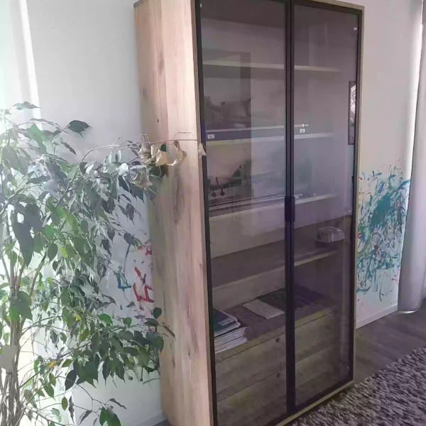 Witryna dębowa z do salonu MERIS - PRODUCENT