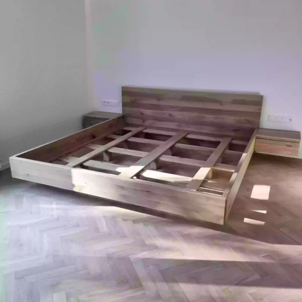 Dębowe łóżko lewitujące z szafkami nocnymi podwieszanymi- produkcja RaWood