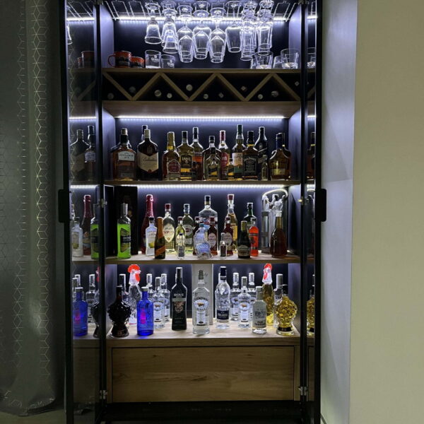 Witryna NESCA z oświetleniem