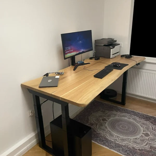 Blat dębowy lakierowany - krawędź naturalna